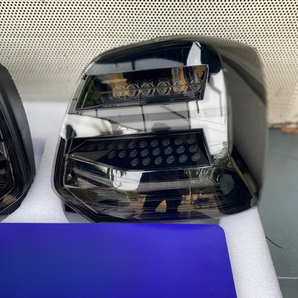 Esperer Q2 Tail Light Smoked detail