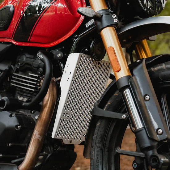 Legundary Triumph Scrambler 400 X Vector Radiator Grill Silver aluminium front guard installed
