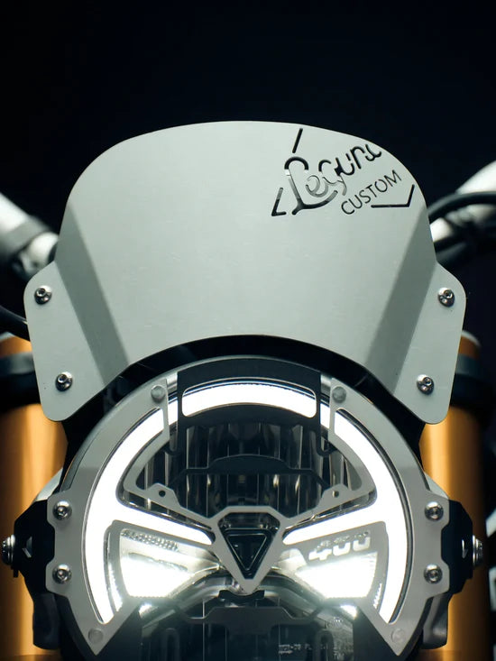 Legundary Custom Zephyr aluminium visor installed on Triumph Speed 400 motorcycle